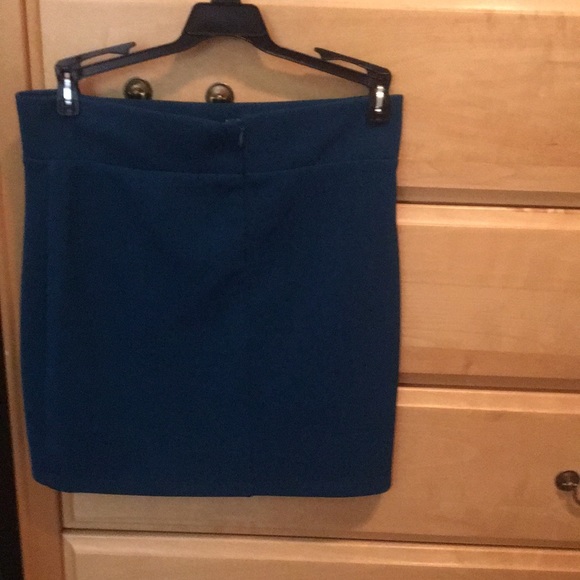 Mini skirt - Picture 2 of 2